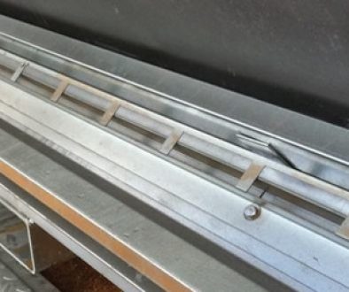 Restrictor guard fitted to Universal Feeder